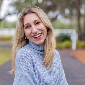 Meet your Posher, Alyssa